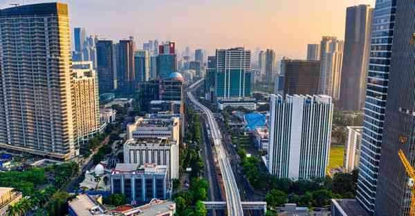 人工智能机器人和人谈恋爱