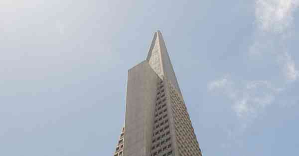 人工智能机器人和人谈恋爱