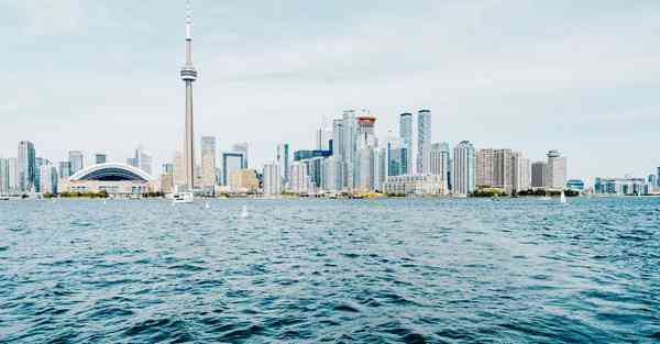 智能机器人石榴娃说吧