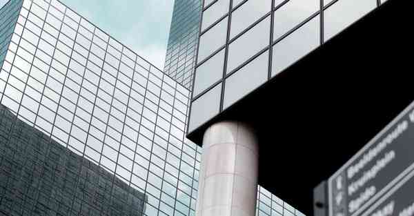 AI绘画特效三角骨（AI三角形立体效果怎么做）