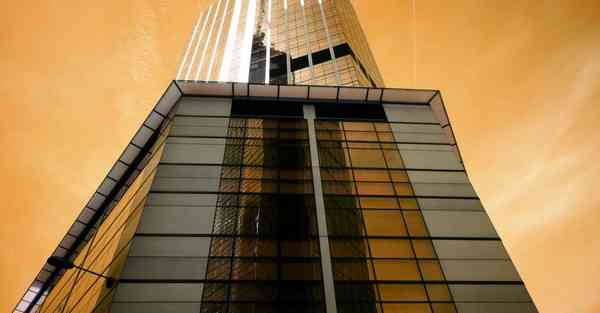 人工智能机器人和人谈恋爱