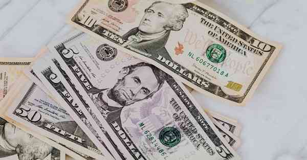 一键变AI绘画女生版（一键AI绘画软件免费）