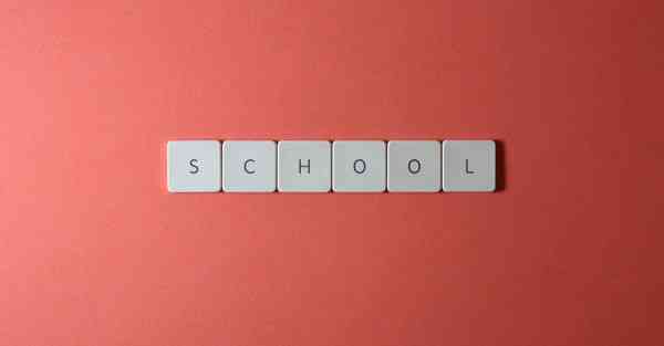 “噜噜智能AI机器人”的行业文章