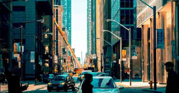 人工智能机器人和人谈恋爱