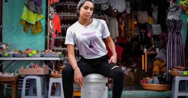 科大讯飞智能机器人最大