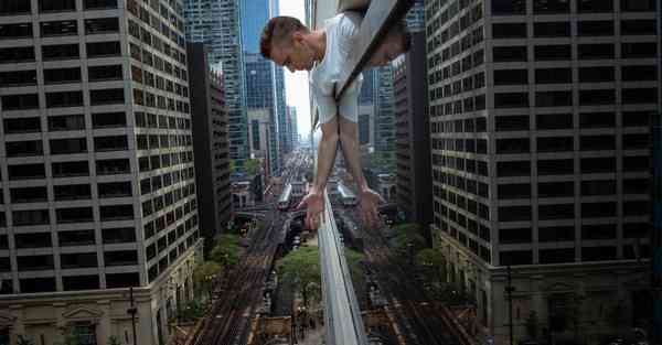 “噜噜智能AI机器人”的行业文章