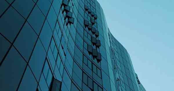 人工智能机器人和人谈恋爱