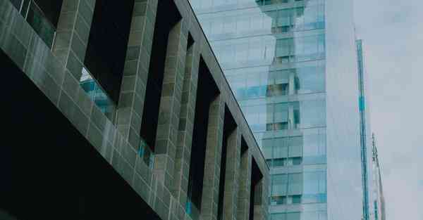 苹果13可以下载chatGPT