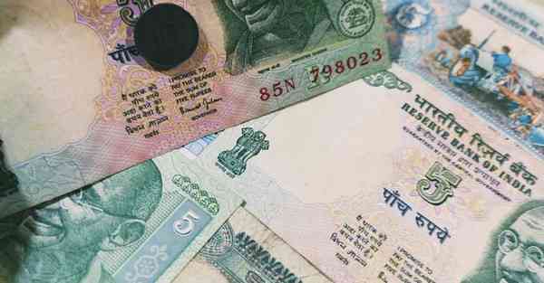 “噜噜智能AI机器人”的行业文章