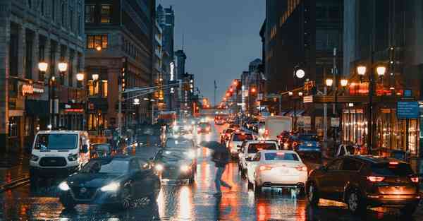 智能编程与机器人的区别