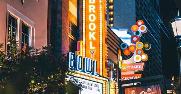 “噜噜智能AI机器人”的行业文章