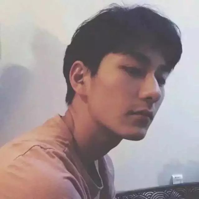 钱成贝霞