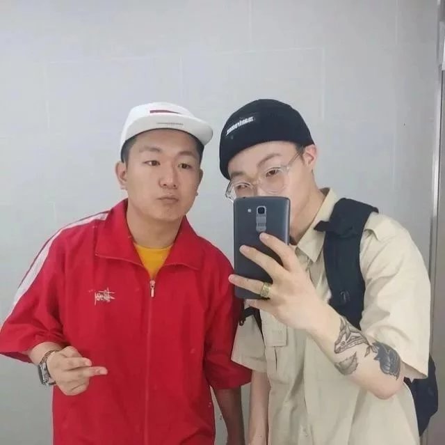 戴友致毓