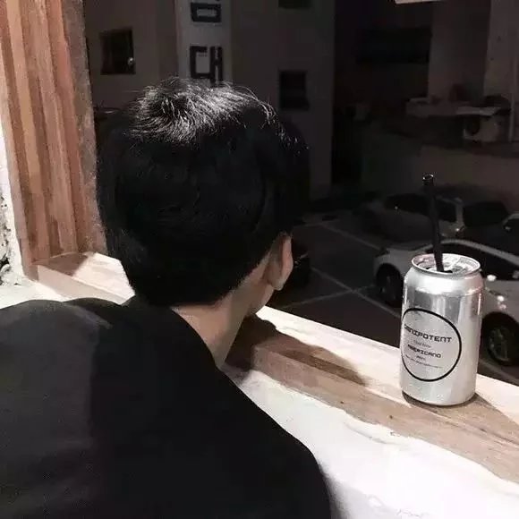 仇眉秋晨